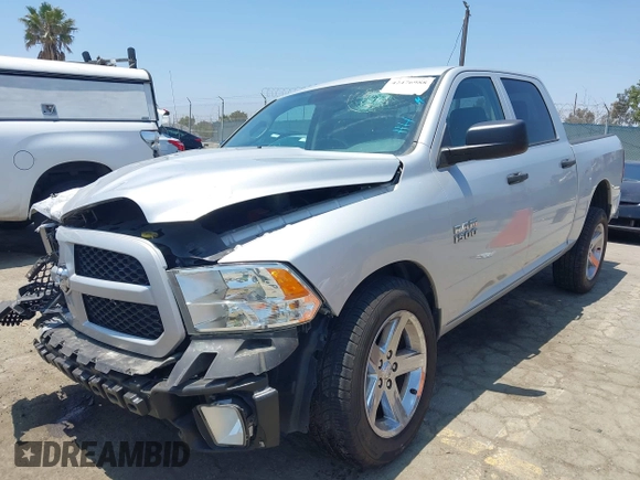 2015 Ram 1500 Express z VIN 1C6RR6KGXFS605044, wystawiony jako IAAI lot #42476988 z przebiegiem 100 498 mil mil oraz . Historia ofert i sprzedaży dostępna na DreamBid. Obrazek 18.