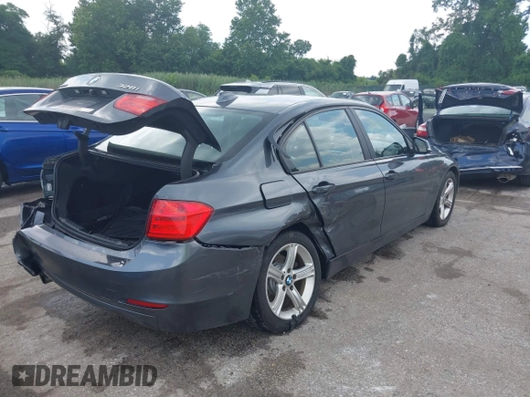2014 BMW 3 Series 328i xDrive с VIN WBA3B5C50EF959198, выставлен на аукционе IAAI как лот 42684406 с пробегом 92 187 миль миль и . История ставок и продаж доступна на DreamBid. Изображение 4.