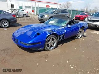 1994 Chevrolet Corvette with VIN 1G1YY32P3R5122058, listed as a IAAI auction lot 41933355 with 132,080 mi miles. Bid and sale history available at carsss.com. Image 2.