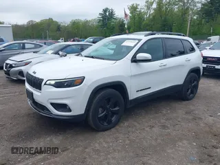 2019 Jeep Cherokee Latitude Plus with VIN 1C4PJMLB8KD320467, listed as a IAAI auction lot 42259659 with 33,368 mi miles and . Bid and sale history available at DreamBid. Image 2.