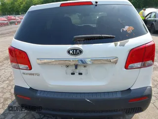 2012 Kia Sorento LX z VIN 5XYKT4A15CG256924, wystawiony jako IAAI lot #42483108 z przebiegiem 208 525 mil mil oraz . Historia ofert i sprzedaży dostępna na DreamBid. Obrazek 12.