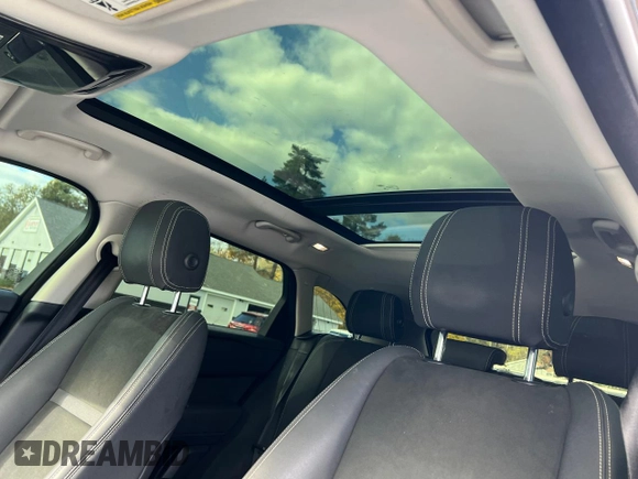 2018 Land Rover Range Rover Velar with VIN SALYA2RXXJA752398, listed as a Copart auction lot 80430374 with 135,349 mi miles and Clean Title. Bid and sale history available at carsss.com. Image 9.