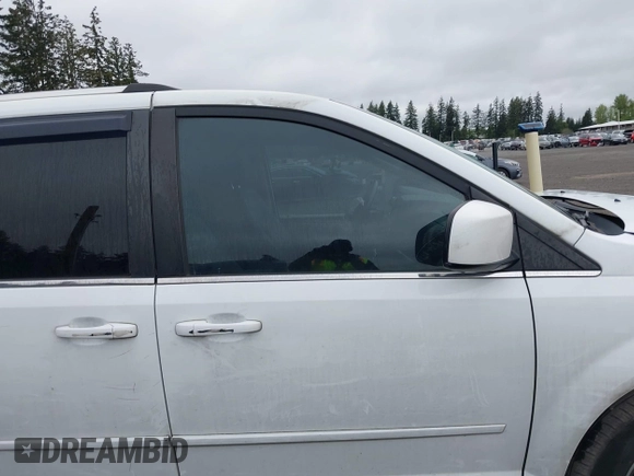 2017 Dodge Grand Caravan SXT with VIN 2C4RDGCG2HR645439, listed as a IAAI auction lot 42141378 with 161,518 mi miles and . Bid and sale history available at DreamBid. Image 13.