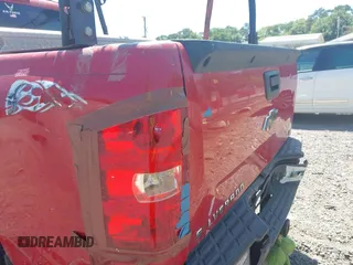 2008 Chevrolet Silverado 1500 Work Truck with VIN 2GCEC13C981113504, listed as a IAAI auction lot 42052052 with 290,072 mi miles and . Bid and sale history available at DreamBid. Image 17.