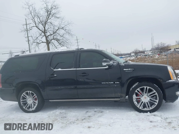 2012 Cadillac Escalade ESV Premium z VIN 1GYS4JEF0CR310045, wystawiony jako IAAI lot #41332306 z przebiegiem 166 676 mil mil oraz . Historia ofert i sprzedaży dostępna na DreamBid. Obrazek 13.