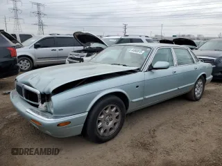 2000 Jaguar XJ with VIN SAJDA14C2YLF16982, listed as a Copart auction lot 44993015 with 113,629 mi miles and Clean Title. Bid and sale history available at DreamBid. Image 1.