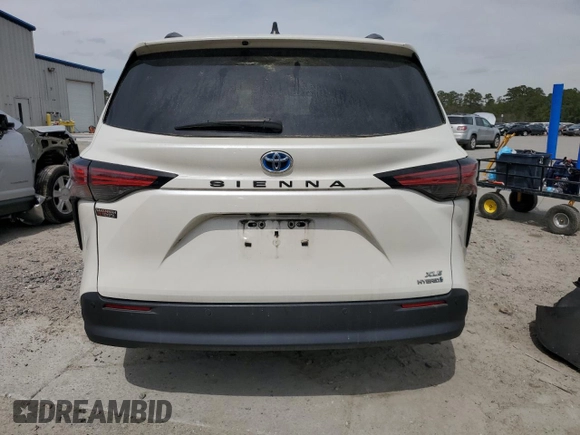 2021 Toyota Sienna XLE with VIN 5TDYRKEC9MS055993, listed as a Copart auction lot 49035865 with 52,257 mi miles and Salvage Title. Bid and sale history available at carsss.com. Image 6.