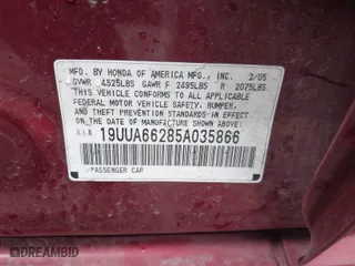 2005 Acura TL with VIN 19UUA66285A035866, listed as a IAAI auction lot 41590459 with 184,942 mi miles. Bid and sale history available at carsss.com. Image 9.