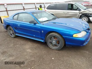 1995 Ford Mustang z VIN 1FALP4046SF207937, wystawiony jako IAAI lot #42222338 z przebiegiem 228 850 mil mil oraz . Historia ofert i sprzedaży dostępna na DreamBid. Obrazek 1.