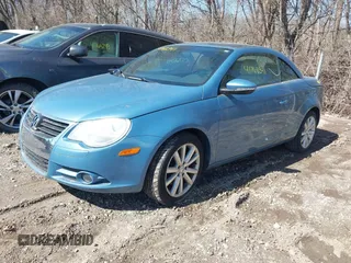 2010 Volkswagen Eos Komfort с VIN WVWBA7AH5AV011180, выставлен на аукционе IAAI как лот 42505821 с пробегом 181 473 миль миль и . История ставок и продаж доступна на DreamBid. Изображение 2.