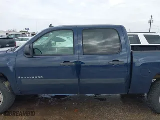 2008 Chevrolet Silverado 1500 LT w/1LT with VIN 3GCEK13J18G281131, listed as a IAAI auction lot 41715224 with 193,458 mi miles. Bid and sale history available at carsss.com. Image 14.