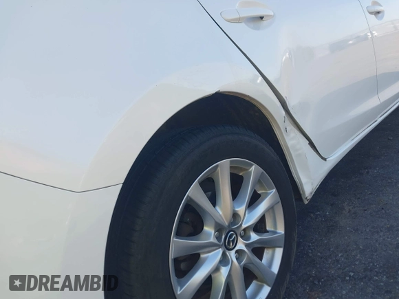 2014 Mazda 6 i Sport with VIN JM1GJ1U58E1105376, listed as a IAAI auction lot 42024402 with 124,233 mi miles. Bid and sale history available at carsss.com. Image 20.