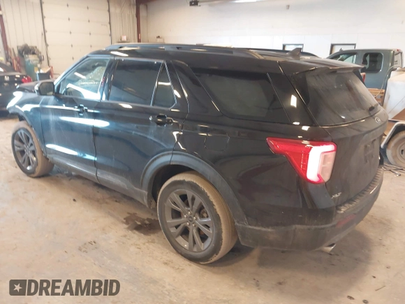 2022 Ford Explorer XLT with VIN 1FMSK8DH8NGB51521, listed as a IAAI auction lot 41683631 with 24,405 mi miles. Bid and sale history available at carsss.com. Image 3.