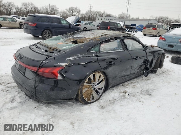 2022 Audi e-tron GT Prestige z VIN WAUEJBFW4N7005241, wystawiony jako Copart lot #88594985 z przebiegiem Nie podano mil oraz Szkody całkowita. Historia ofert i sprzedaży dostępna na DreamBid. Obrazek 3.