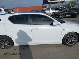 2016 Lexus CT 200h z VIN JTHKD5BH6G2261787, wystawiony jako IAAI lot #42667277 z przebiegiem 152 082 mil mil oraz . Historia ofert i sprzedaży dostępna na DreamBid. Obrazek 13.