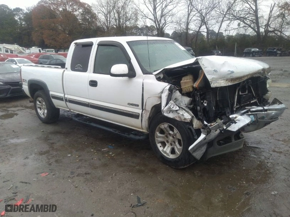 2000 Chevrolet Silverado 1500 LS with VIN 1GCEK19T4YE390960, listed as a IAAI auction lot 41043965 with 277,625 mi miles. Bid and sale history available at carsss.com. Image 1.