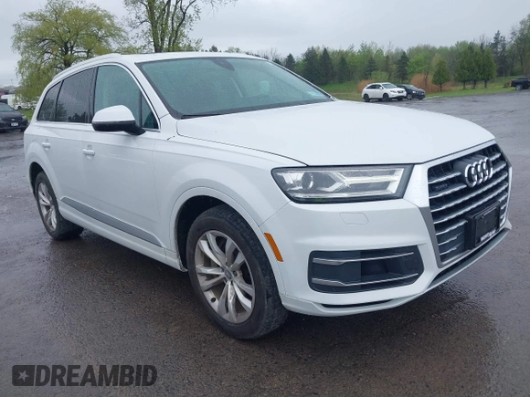 2017 Audi Q7 Premium Plus with VIN WA1LAAF78HD033170, listed as a IAAI auction lot 42212382 with 101,904 mi miles. Bid and sale history available at carsss.com. Image 1.