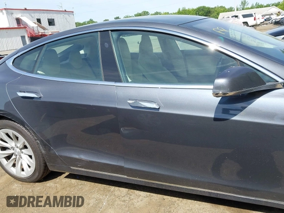 2018 Tesla Model S 75D with VIN 5YJSA1E24JF292518, listed as a IAAI auction lot 42247256 with 40,160 mi miles and . Bid and sale history available at DreamBid. Image 13.