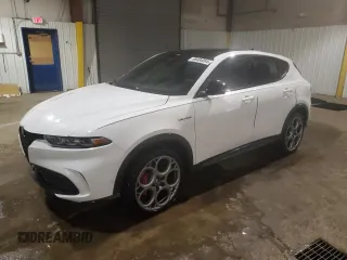 2024 Alfa Romeo Tonale Veloce z VIN ZASPATDW7R3056609, wystawiony jako Copart lot #86404064 z przebiegiem Nie podano mil oraz Szkody całkowita. Historia ofert i sprzedaży dostępna na DreamBid. Obrazek 1.