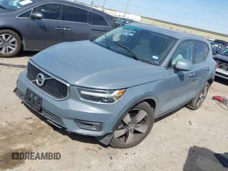 2021 Volvo XC40 Momentum z VIN YV4162UK4M2477791, wystawiony jako IAAI lot #41838849 z przebiegiem 25 944 mil mil oraz . Historia ofert i sprzedaży dostępna na DreamBid. Obrazek 2.