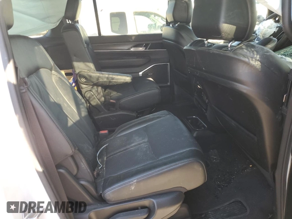 2024 Jeep Wagoneer Series II with VIN 1C4SJVBP6RS167820, listed as a Copart auction lot 48431625 with 17,667 mi miles and Salvage title. Bid and sale history available at DreamBid. Image 10.