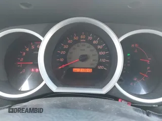 2010 Toyota Tacoma z VIN 5TEUU4EN3AZ725594, wystawiony jako IAAI lot #41951697 z przebiegiem 313 645 mil mil oraz . Historia ofert i sprzedaży dostępna na DreamBid. Obrazek 7.