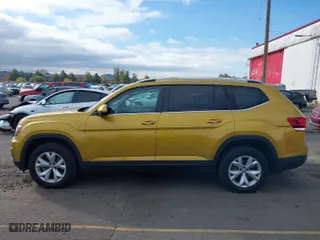 2018 Volkswagen Atlas 3.6L V6 SE with VIN 1V2KR2CA9JC525197, listed as a IAAI auction lot 37875450 with 62,703 mi miles. Bid and sale history available at carsss.com. Image 14.