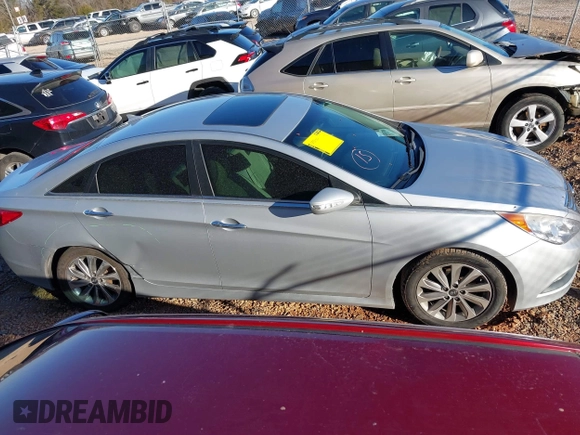 2014 Hyundai Sonata SE with VIN 5NPEC4AC0EH848726, listed as a IAAI auction lot 41747200 with 121,720 mi miles and . Bid and sale history available at DreamBid. Image 13.