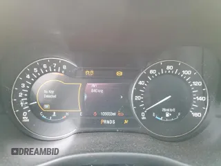 2015 Lincoln MKC z VIN 5LMCJ1A98FUJ18143, wystawiony jako Copart lot #56181915 z przebiegiem 105 933 mil mil oraz Szkody całkowita. Historia ofert i sprzedaży dostępna na DreamBid. Obrazek 9.