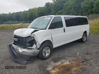 2020 Chevrolet Express Passenger LT z VIN 1GAZGPFG0L1230094, wystawiony jako Copart lot #63768634 z przebiegiem 41 611 mil mil oraz Szkody całkowita. Historia ofert i sprzedaży dostępna na DreamBid. Obrazek 1.