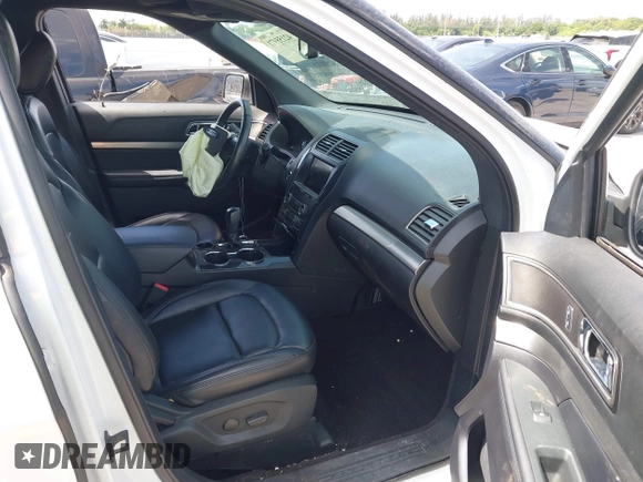 2019 Ford Explorer XLT z VIN 1FM5K7D84KGA68977, wystawiony jako IAAI lot #42155971 z przebiegiem 31 377 mil mil oraz . Historia ofert i sprzedaży dostępna na DreamBid. Obrazek 5.
