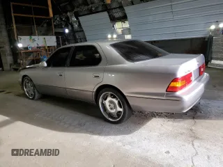 1998 Lexus LS 400 z VIN JT8BH28F1W0127630, wystawiony jako Copart lot #72382904 z przebiegiem Nie podano mil oraz Szkody całkowita. Historia ofert i sprzedaży dostępna na DreamBid. Obrazek 2.