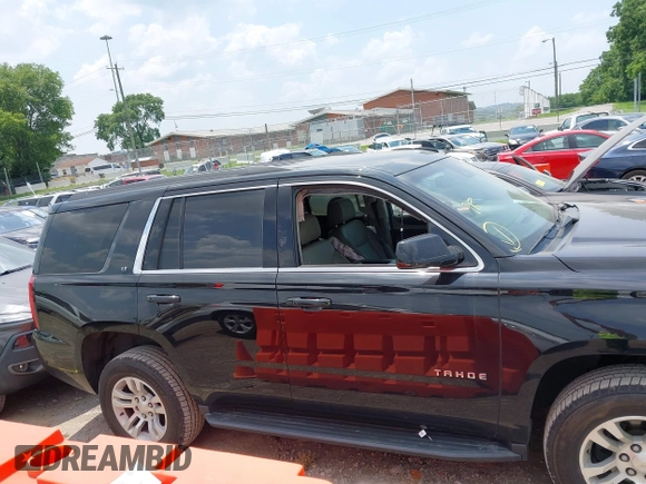 2019 Chevrolet Tahoe LT z VIN 1GNSKBKC5KR388869, wystawiony jako IAAI lot #42354451 z przebiegiem 111 359 mil mil oraz . Historia ofert i sprzedaży dostępna na DreamBid. Obrazek 13.