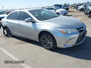 2017 Toyota Camry XLE z VIN 4T1BF1FK2HU758024, wystawiony jako IAAI lot #42184641 z przebiegiem 51 525 mil mil oraz . Historia ofert i sprzedaży dostępna na DreamBid. Obrazek 1.