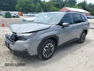 2025 Subaru Forester Premium z VIN JF2SLDBC2SH509320, wystawiony jako Copart lot #62509545 z przebiegiem 6 188 mil mil oraz Szkoda całkowita • Salvage title. Historia ofert i sprzedaży dostępna na DreamBid. Obrazek 1.