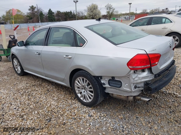 2012 Volkswagen Passat SEL with VIN 1VWCP7A34CC079912, listed as a IAAI auction lot 41993331 with 114,110 mi miles. Bid and sale history available at carsss.com. Image 3.