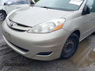 2008 Toyota Sienna CE z VIN 5TDZK23C88S141135, wystawiony jako IAAI lot #42272852 z przebiegiem 241 336 mil mil oraz . Historia ofert i sprzedaży dostępna na DreamBid. Obrazek 13.
