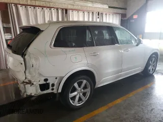 2022 Volvo XC90 Momentum with VIN YV4102PK4N1836707, listed as a Copart auction lot 49228025 with 33,754 mi miles and Clean Title. Bid and sale history available at carsss.com. Image 3.