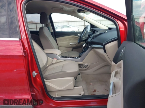 2016 Ford Escape SE with VIN 1FMCU0GX5GUA10252, listed as a IAAI auction lot 41686745 with 37,000 mi miles. Bid and sale history available at carsss.com. Image 5.