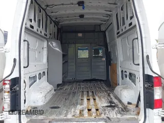 2021 Nissan NV Cargo SV z VIN 1N6BF0LYXMN800271, wystawiony jako IAAI lot #41847197 z przebiegiem 180 913 mil mil oraz . Historia ofert i sprzedaży dostępna na DreamBid. Obrazek 8.