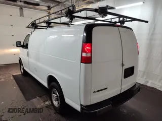 2021 Chevrolet City Express Cargo z VIN 1GCZGGF75M1167342, wystawiony jako IAAI lot #42154326 z przebiegiem 47 005 mil mil oraz . Historia ofert i sprzedaży dostępna na DreamBid. Obrazek 1.