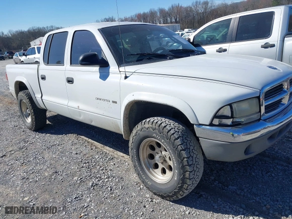 2001 Dodge Dakota Sport with VIN 1B7HG2AN21S290140, listed as a IAAI auction lot 41702251 with 350,678 mi miles. Bid and sale history available at carsss.com. Image 1.