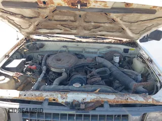 1994 Isuzu Pickup S z VIN JAACL11LXR7217702, wystawiony jako IAAI lot #41761090 z przebiegiem 198 468 mil mil oraz . Historia ofert i sprzedaży dostępna na DreamBid. Obrazek 10.