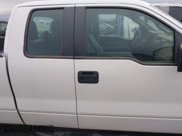 2014 Ford F-150 XL z VIN 1FTFX1EF0EKD45971, wystawiony jako IAAI lot #41952029 z przebiegiem 168 634 mil mil oraz . Historia ofert i sprzedaży dostępna na DreamBid. Obrazek 13.