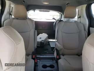 2022 Toyota Sienna XLE z VIN 5TDJRKECXNS095020, wystawiony jako Copart lot #58532445 z przebiegiem 33 154 mil mil oraz Szkoda całkowita • Salvage title. Historia ofert i sprzedaży dostępna na DreamBid. Obrazek 10.