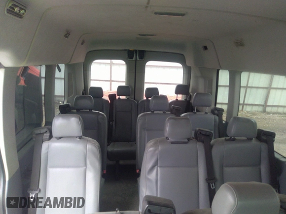 2015 Ford Transit Passenger XL z VIN 1FBAX2CG3FKA97085, wystawiony jako IAAI lot #42210744 z przebiegiem 81 911 mil mil oraz . Historia ofert i sprzedaży dostępna na DreamBid. Obrazek 17.