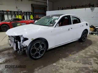 2022 Alfa Romeo Giulia Veloce with VIN ZARFANBN9N7652729, listed as a Copart auction lot 82283264 with 34,825 mi miles and Salvage Title. Bid and sale history available at carsss.com. Image 1.