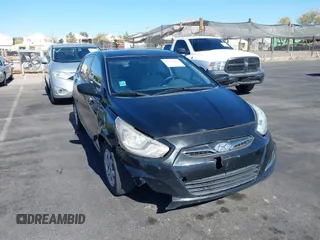 2013 Hyundai Accent GS z VIN KMHCT5AE7DU132081, wystawiony jako IAAI lot #41564041 z przebiegiem 181 833 mil mil oraz . Historia ofert i sprzedaży dostępna na DreamBid. Obrazek 6.