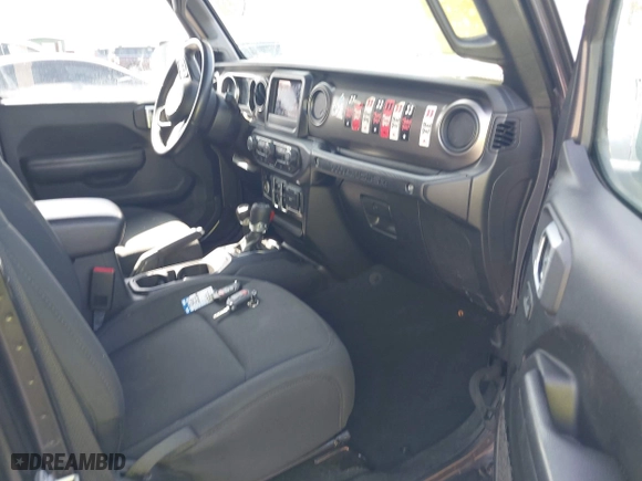 2020 Jeep Wrangler Unlimited Sport Altitude with VIN 1C4HJXDG7LW215344, listed as a IAAI auction lot 41924460 with 51,802 mi miles. Bid and sale history available at carsss.com. Image 5.