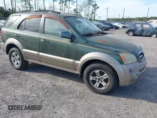 2004 Kia Sorento LX z VIN KNDJD733445208673, wystawiony jako IAAI lot #41789934 z przebiegiem 188 898 mil mil oraz . Historia ofert i sprzedaży dostępna na DreamBid. Obrazek 1.